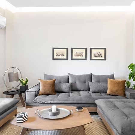 Deluxe 3-Bdrm Urban-Industrial Apt At Acropolis 아테네 외부 사진