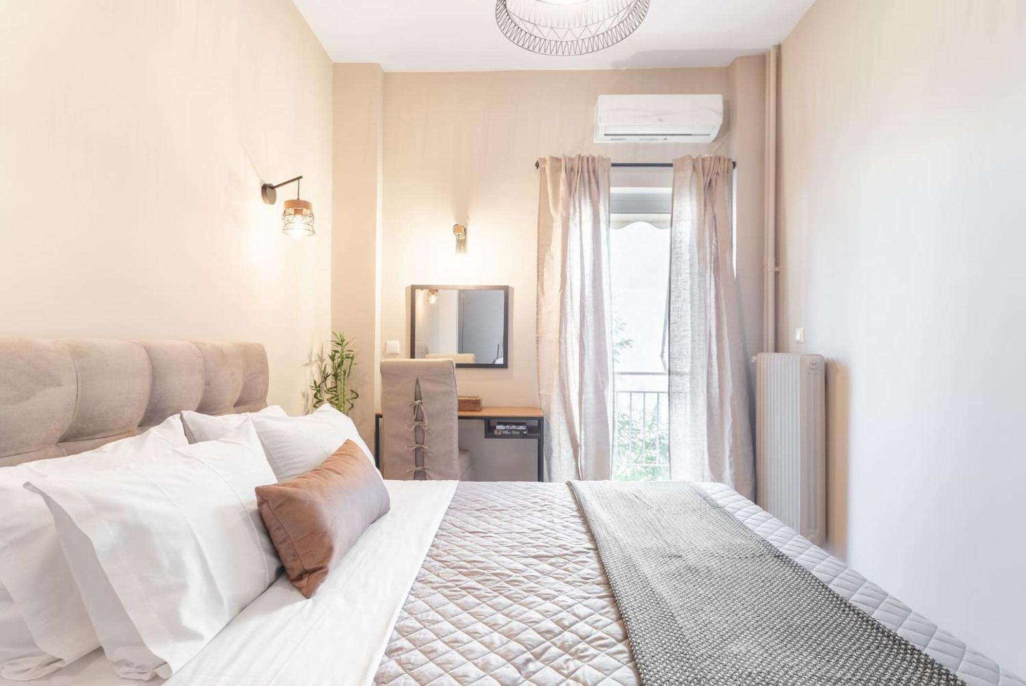 Deluxe 3-Bdrm Urban-Industrial Apt At Acropolis 아테네 외부 사진